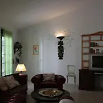 Apartamentos La Casa Pintada
